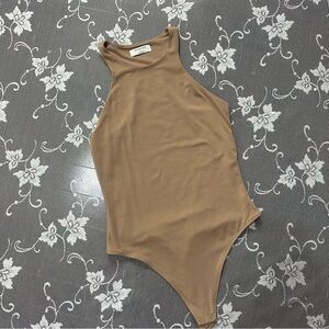 Aritzia Babaton Tan Contour Round Neck Bodysuit Sz Medium